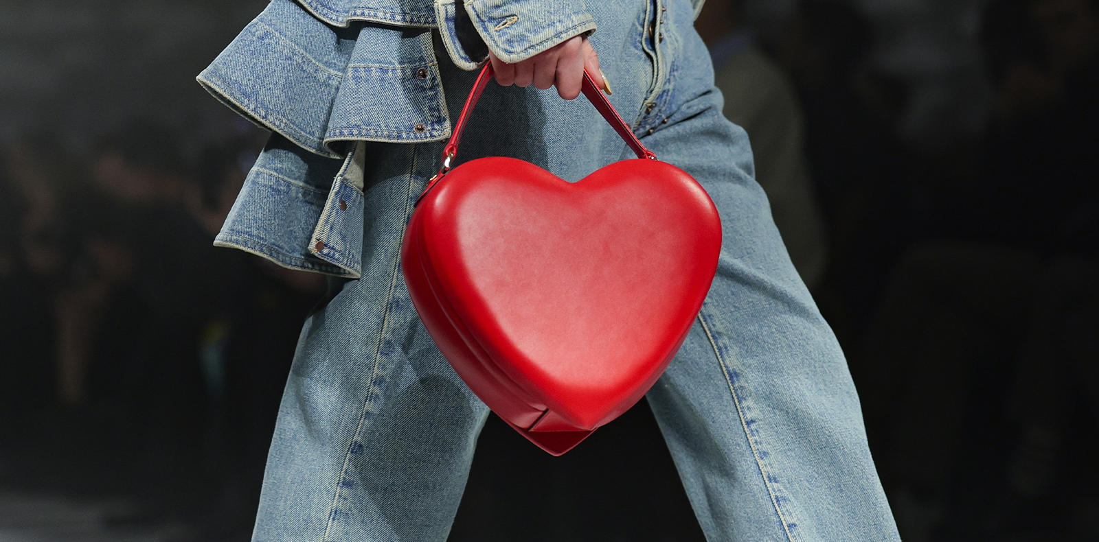 Sac baguette, sac cœur, Défilé Moschino automne-hiver 2024-2025, Fashion Week Milan