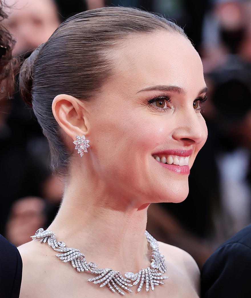 Portrait de Natalie Portman à la prjection de Eddingont au festival de cannes 2025